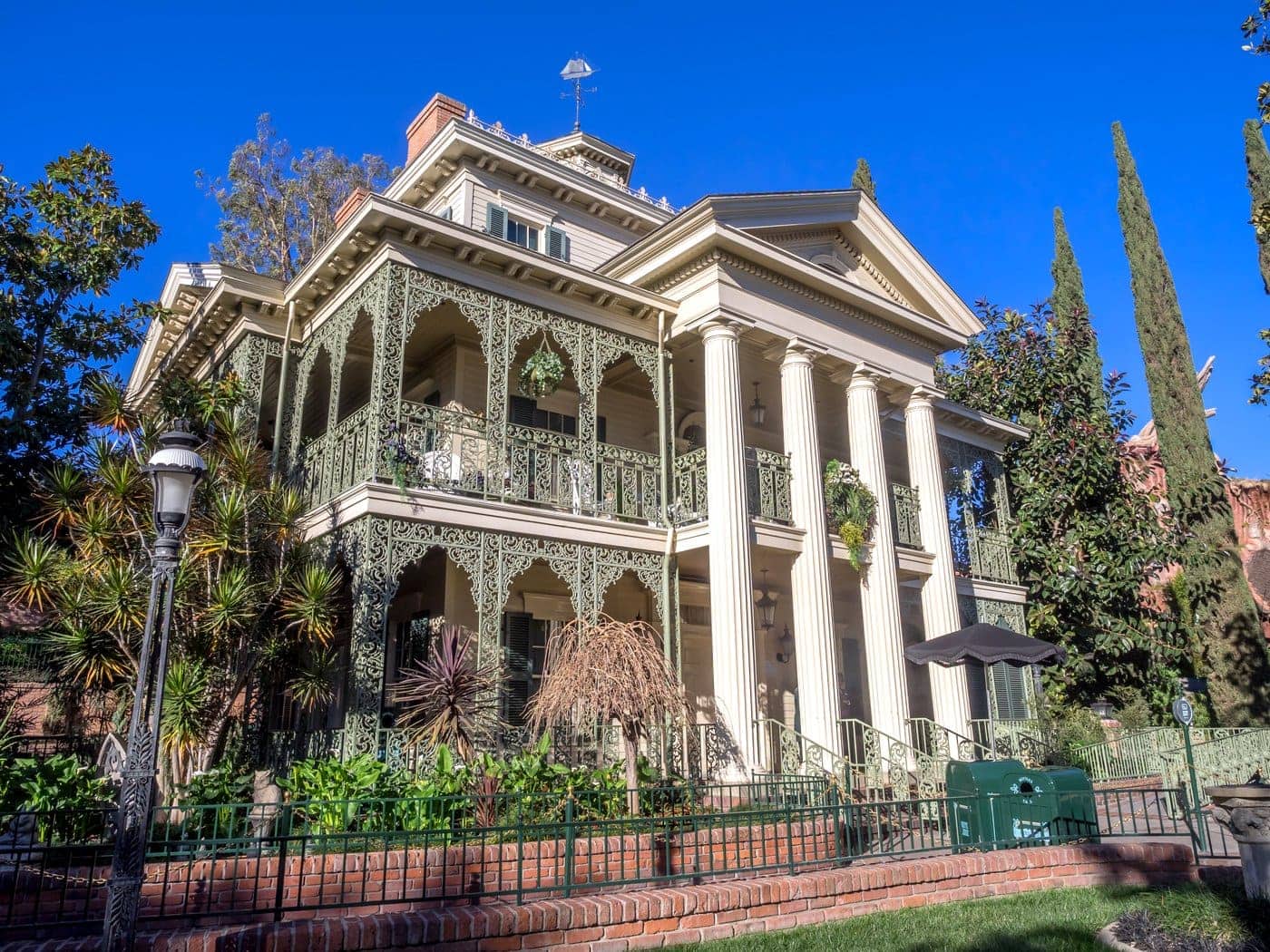 Disneyland's Haunted Mansion exterior