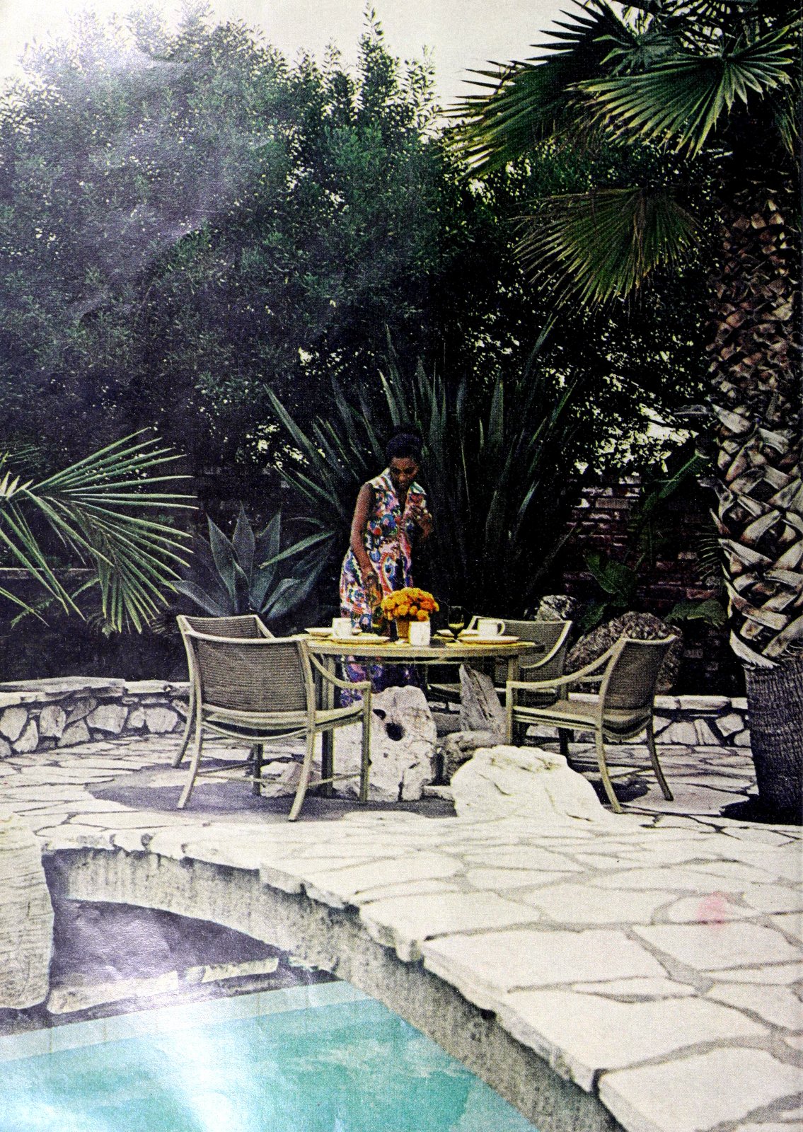 Leslie Uggams - Vintage celebrity home in 1970 (4) at ClickAmericana com
