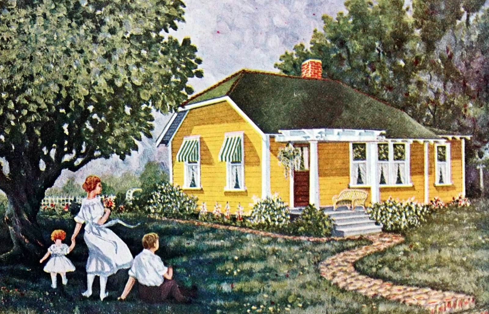 Vintage home from the 1920s - Yellow with siding