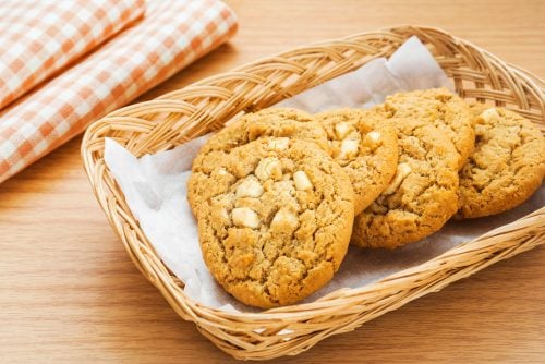 White chocolate-orange dream cookies